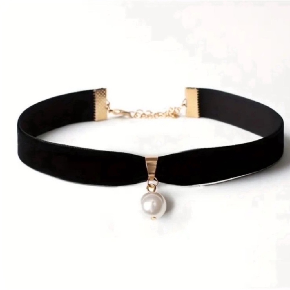 New! Black Velvet Choker Necklace (1055)